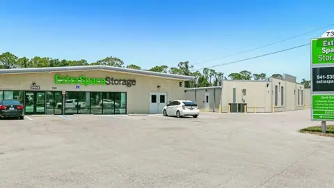 Extra Space Storage in Englewood, FL