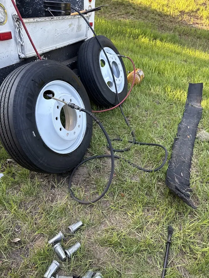 FAST TIRE SERVICE, RV storage in Lee