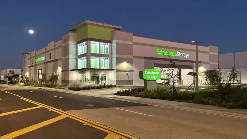 Extra Space Storage, RV storage in Hialeah