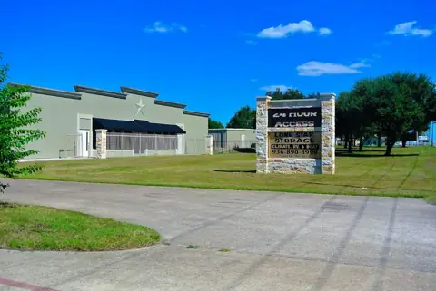 Lone Star Storage in Willis, TX