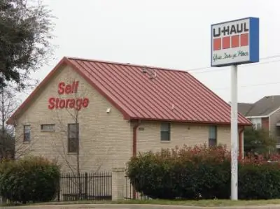 Self-Storage at U-Haul in Arlington, TX