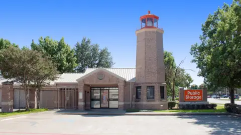 Public Storage in Irving, TX