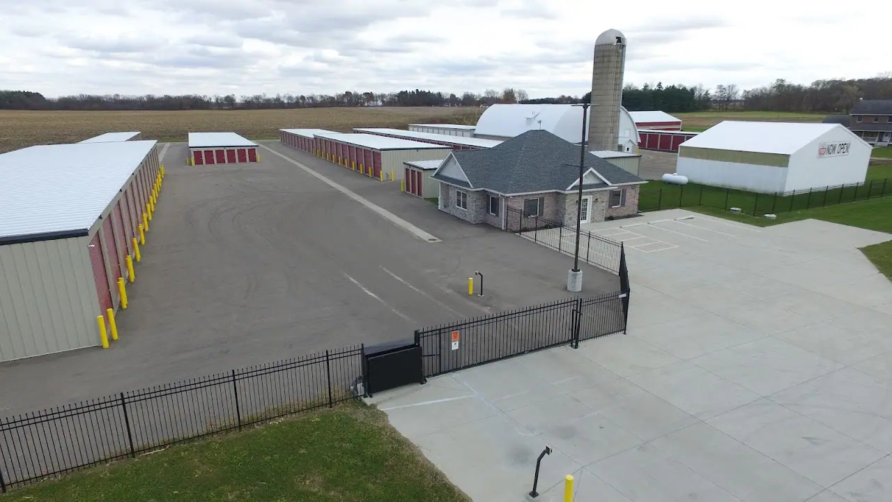 Big Barn Storage, RV storage in Evansville
