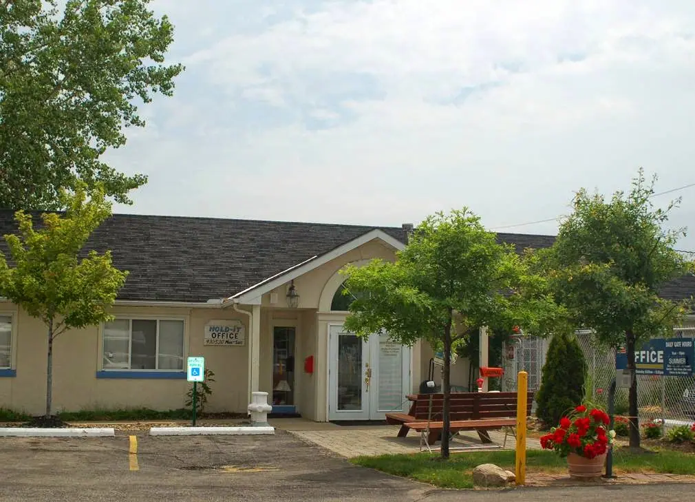 Hold It Storage, RV storage in Lorain