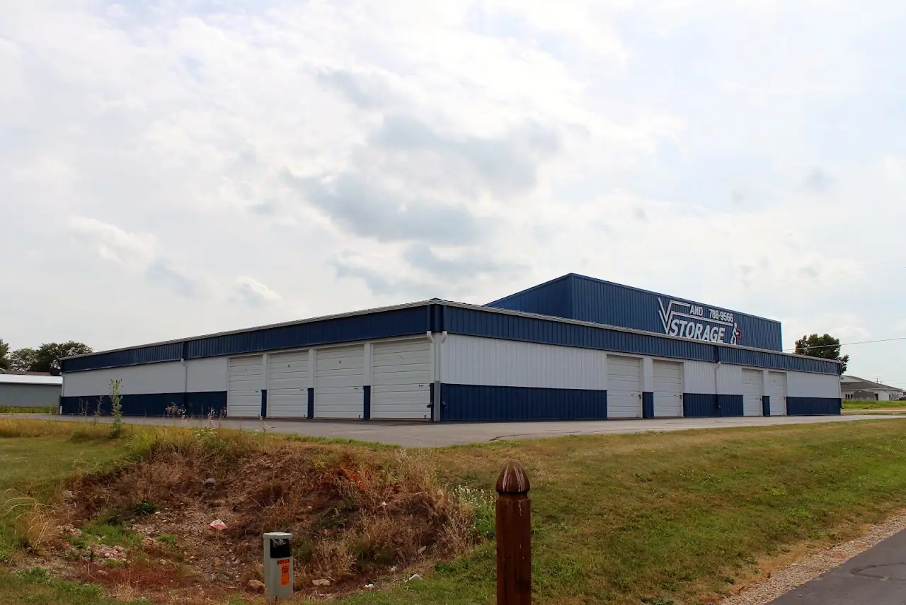 V and V Storage, RV storage in Appleton