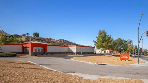 Public Storage in Santa Clarita, CA