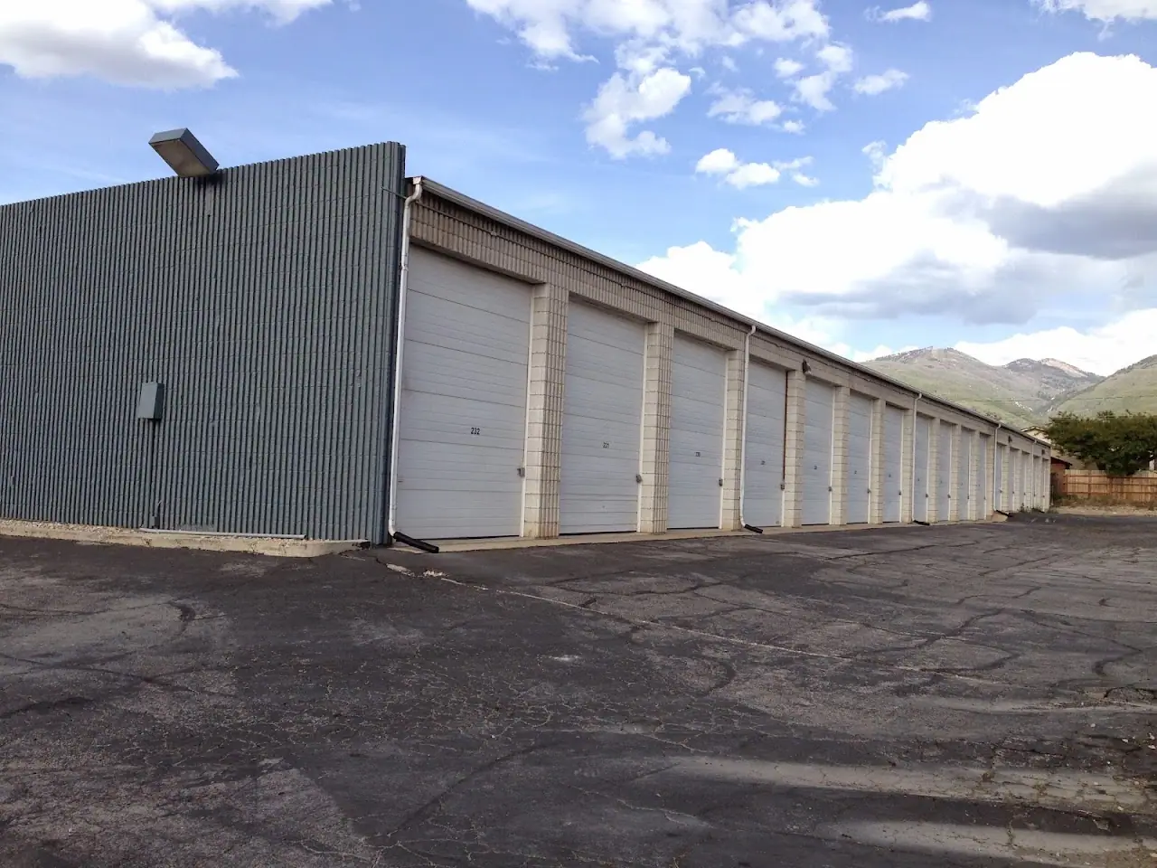 Bountiful Self Storage Center, RV storage in Bountiful
