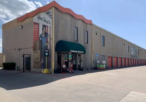 Self-Storage at U-Haul in Carrollton, TX
