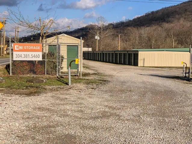 Mini Mall Storage - Elkview, RV storage in Elkview