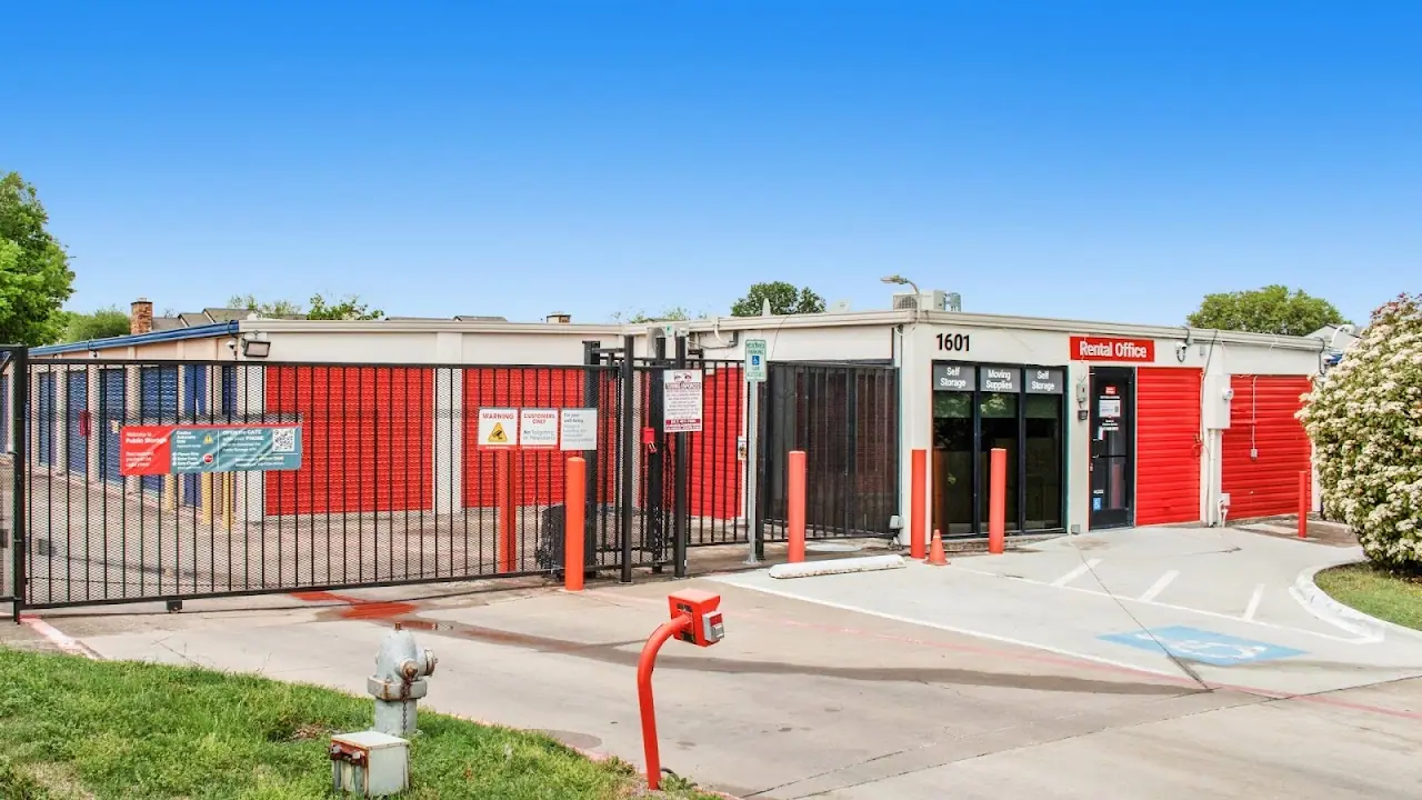 Public Storage, RV storage in Arlington