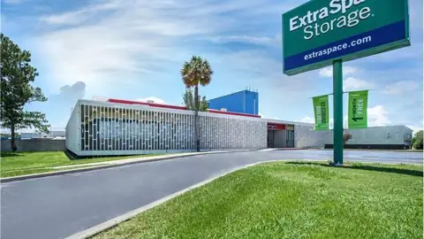 Extra Space Storage in Elmwood, LA