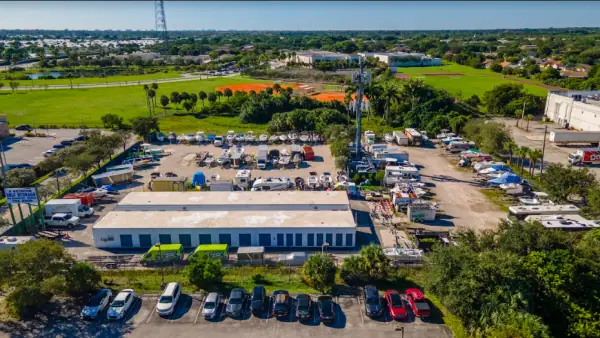Mizner Storall of Boynton Beach, RV storage in Boynton Beach