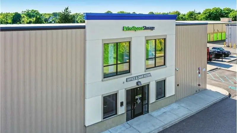 Extra Space Storage, RV storage in Southampton