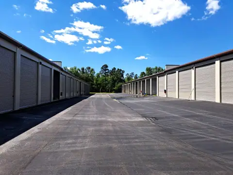 One Lock Storage in Lillington, NC