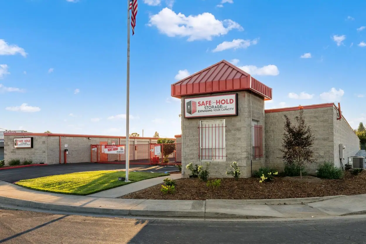 Safe-Hold Storage, RV storage in Sacramento