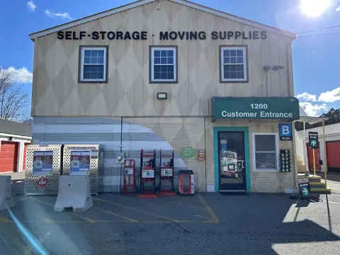 Self-Storage at U-Haul in Middletown, CT
