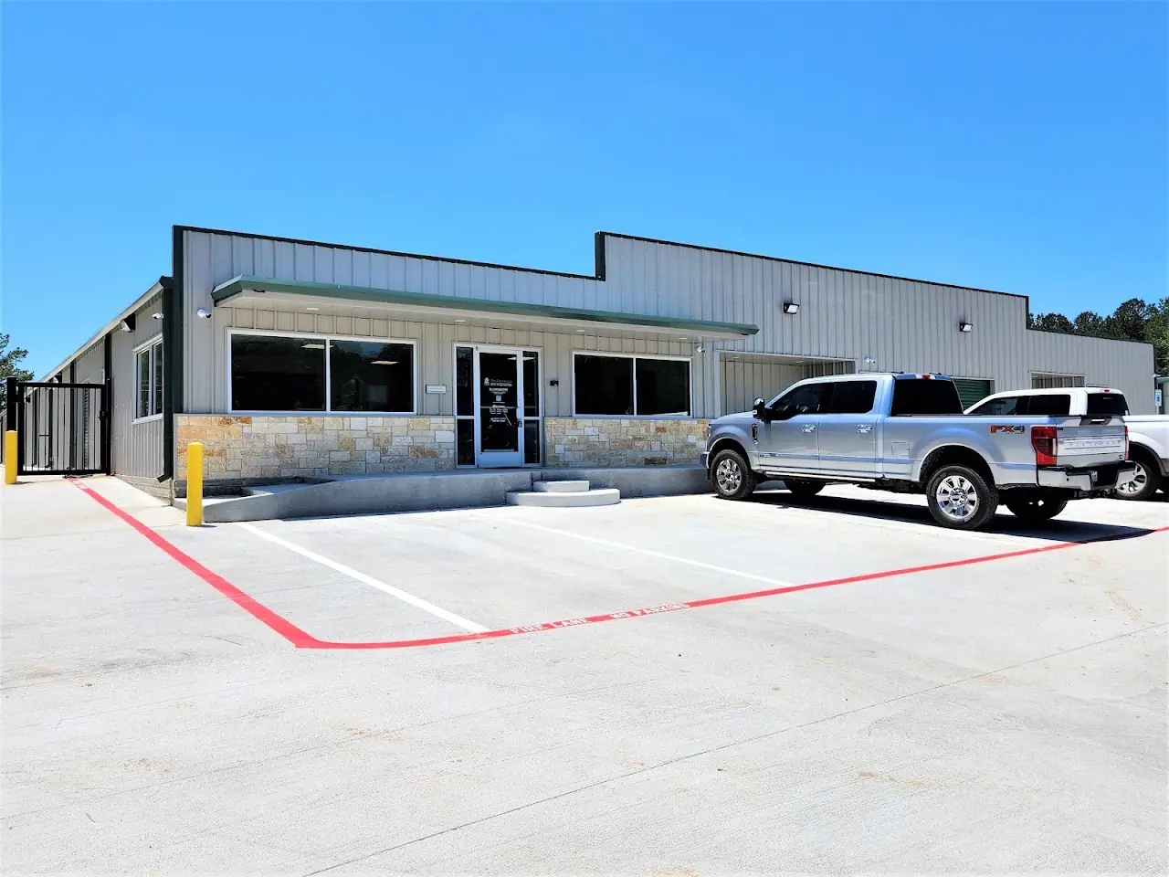 Pine View Storage, RV storage in Livingston