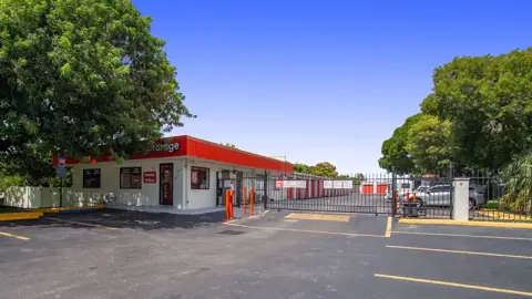 Public Storage in Davie, FL