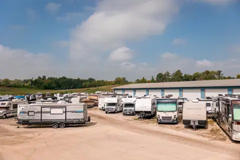 Crystall Outside Storage And Rv Service in Crystal Lake, IL