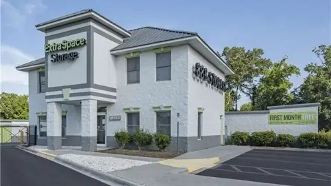 Extra Space Storage in Savannah, GA