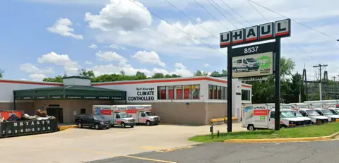 Self-Storage at U-Haul in Manassas Park, VA