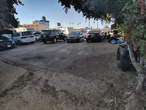 Inglewood 101st Long-term Parking in Inglewood, CA