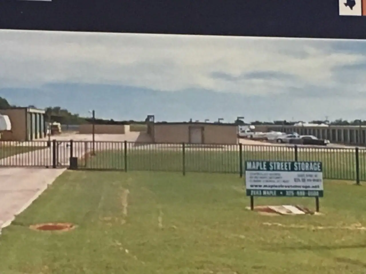 Maple Street Storage, RV storage in Abilene