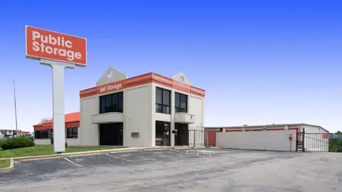Public Storage in Valley Park, MO