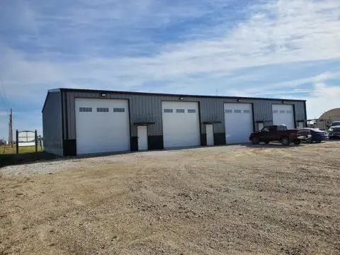 Rock Island Storage in Versailles, MO
