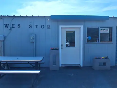 Wes Stor Mini Storage Boat and RV Storage in Pawcatuck, CT