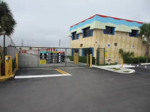 U-Haul Moving & Storage of Sunrise in Sunrise, FL