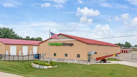 Extra Space Storage in Zeeland, MI