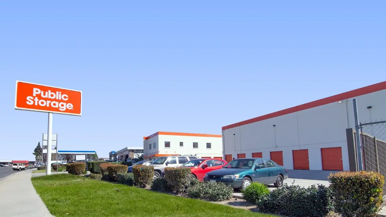 Public Storage, RV storage in Van Nuys