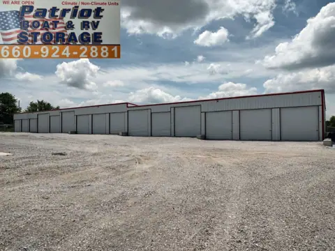 Patriot boat and rv storage in Clinton, MO
