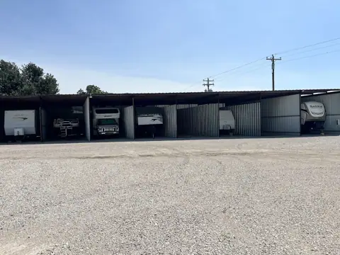 Gilder Storage Comanche North photo 3