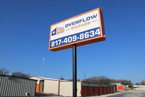 Overflow Garage in Paradise, TX