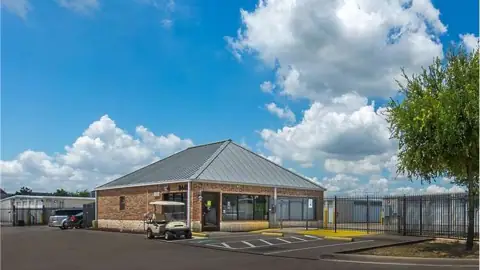 Extra Space Storage in Dallas, TX