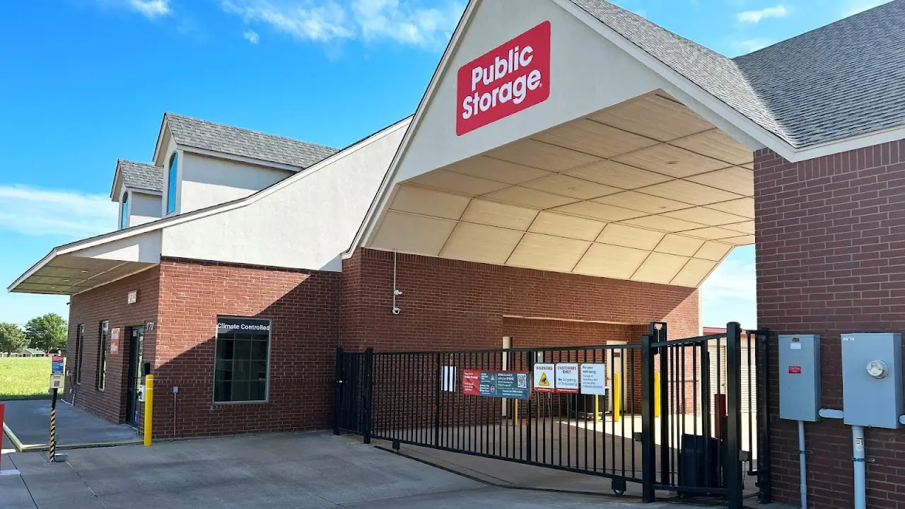 Public Storage, RV storage in Edmond