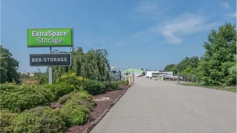 Extra Space Storage, RV storage in West Mifflin