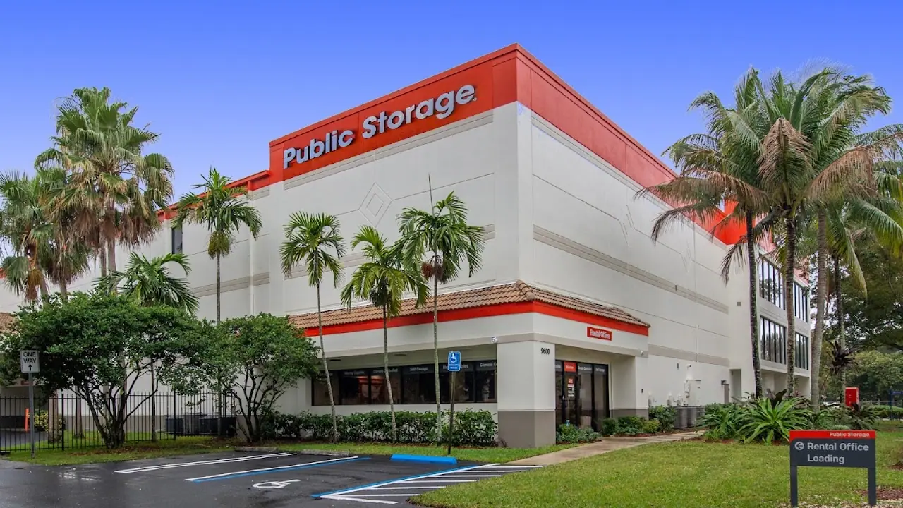 Public Storage, RV storage in Doral