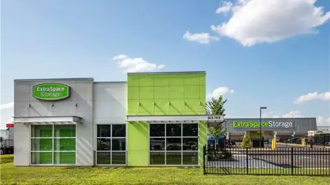 Extra Space Storage in Morrisville, PA
