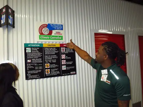 Self-Storage at U-Haul in Oak Lawn, IL
