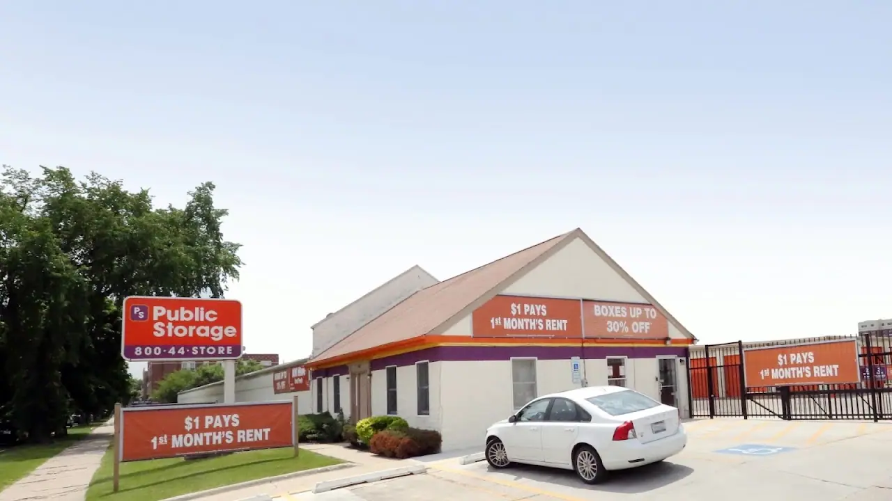 Public Storage, RV storage in Chicago