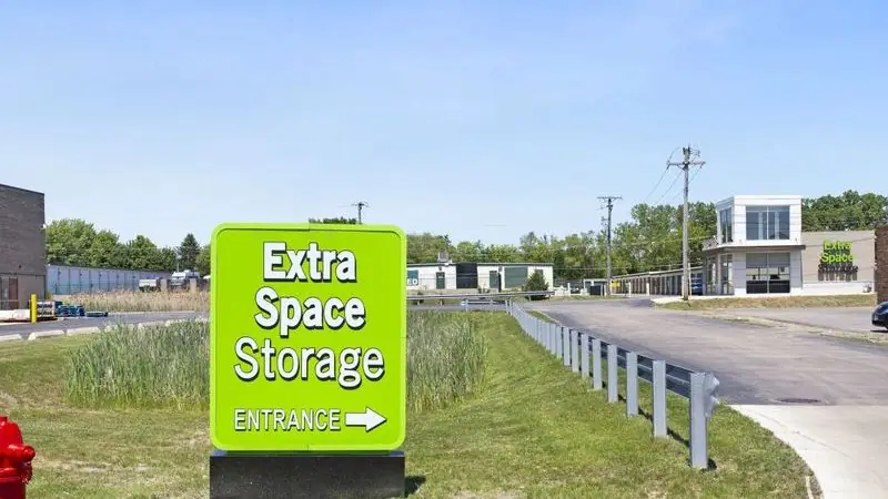 Extra Space Storage, RV storage in Round Lake Beach