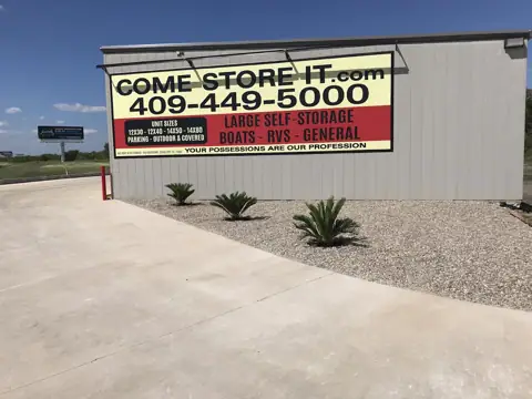 Big boat and RV storage in Texas City, TX