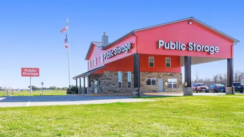 Public Storage in La Marque, TX