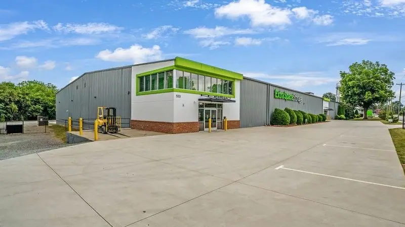Extra Space Storage, RV storage in Burlington