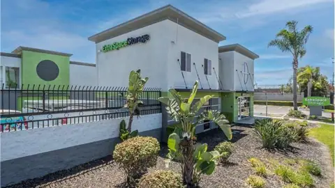 Extra Space Storage in Gardena, CA