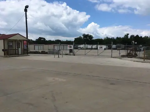 Hwy 30 RV storage in College Station, TX