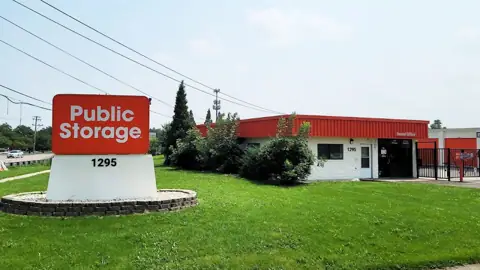 Public Storage in Roselle, IL